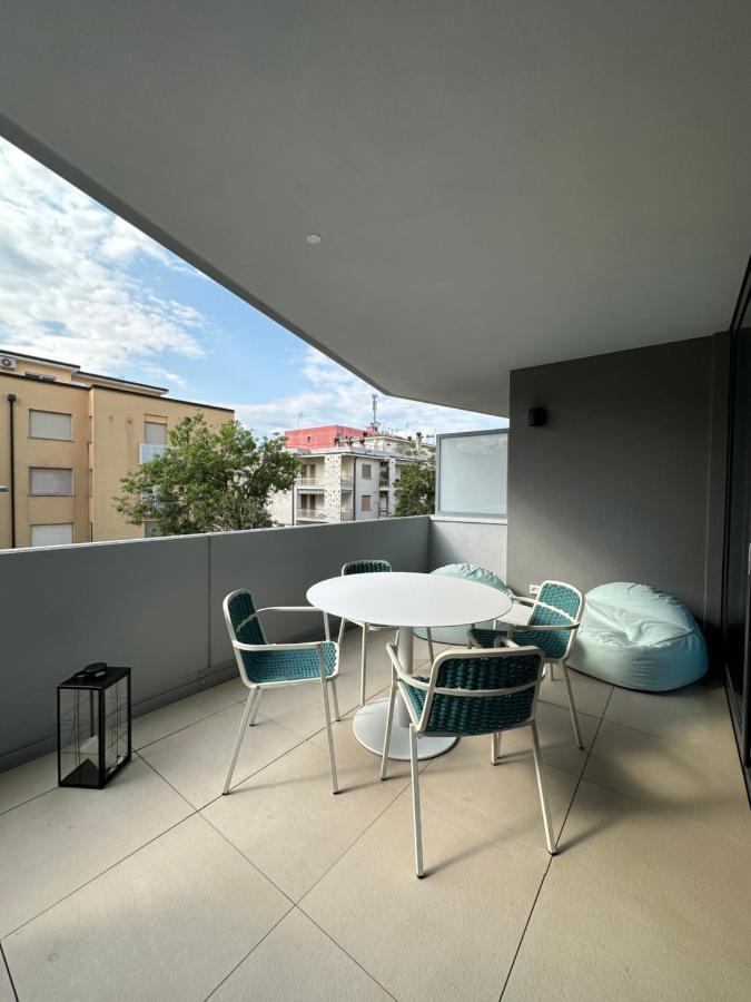 Aparthotel Zefiro Com Design, Large Terrace, Bike, Near Beach And Thermal Grado Exteriör bild