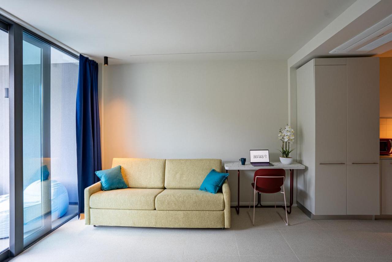 Aparthotel Zefiro Com Design, Large Terrace, Bike, Near Beach And Thermal Grado Exteriör bild