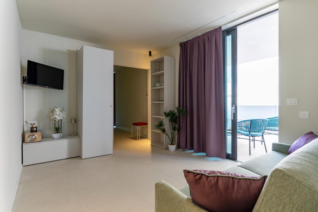 Aparthotel Zefiro Com Design, Large Terrace, Bike, Near Beach And Thermal Grado Exteriör bild