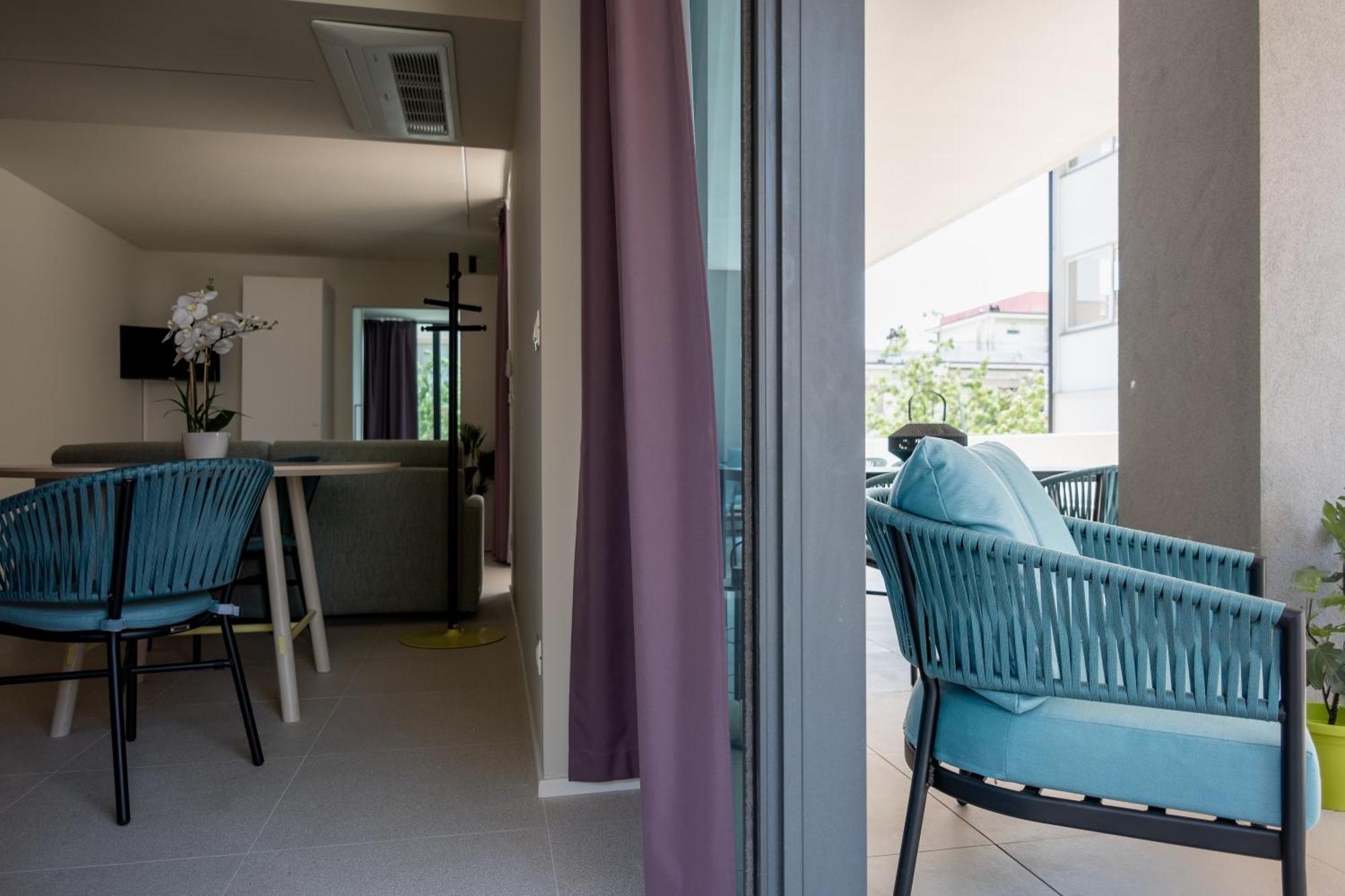Aparthotel Zefiro Com Design, Large Terrace, Bike, Near Beach And Thermal Grado Exteriör bild
